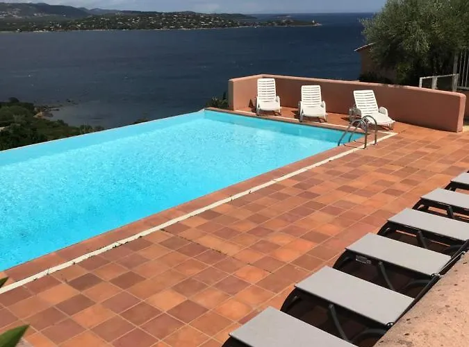 Belle Vue Piscine Parking A Pied * Porto-Vecchio (Corsica)