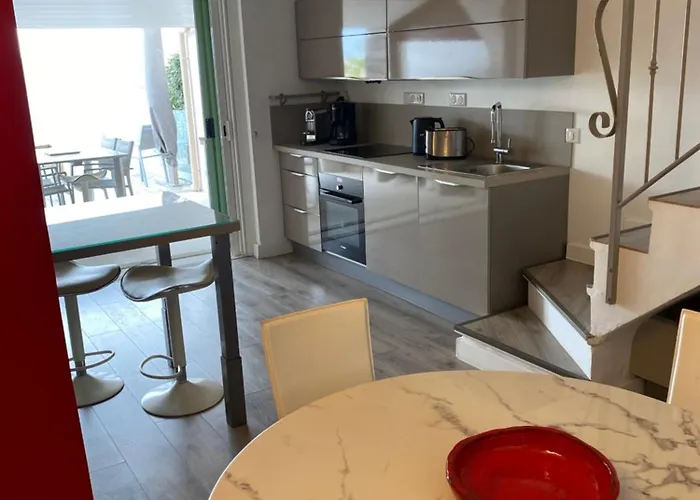 Belle Vue Piscine Parking A Pied * Porto-Vecchio (Corsica)